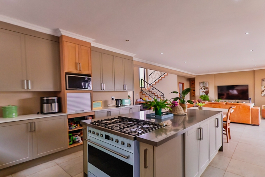 4 Bedroom Property for Sale in The Coves North West